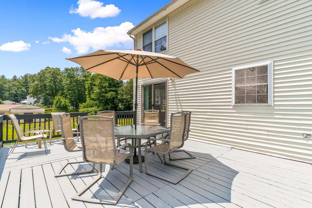 17 Smith Corner Road Plaistow NH 03865