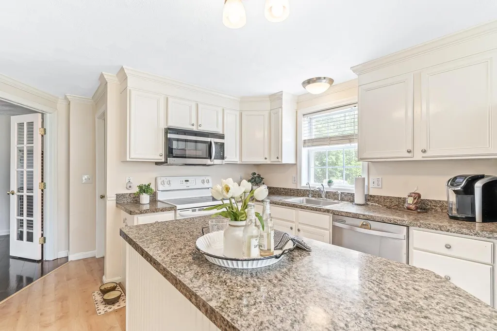 17 Smith Corner Road Plaistow NH 03865