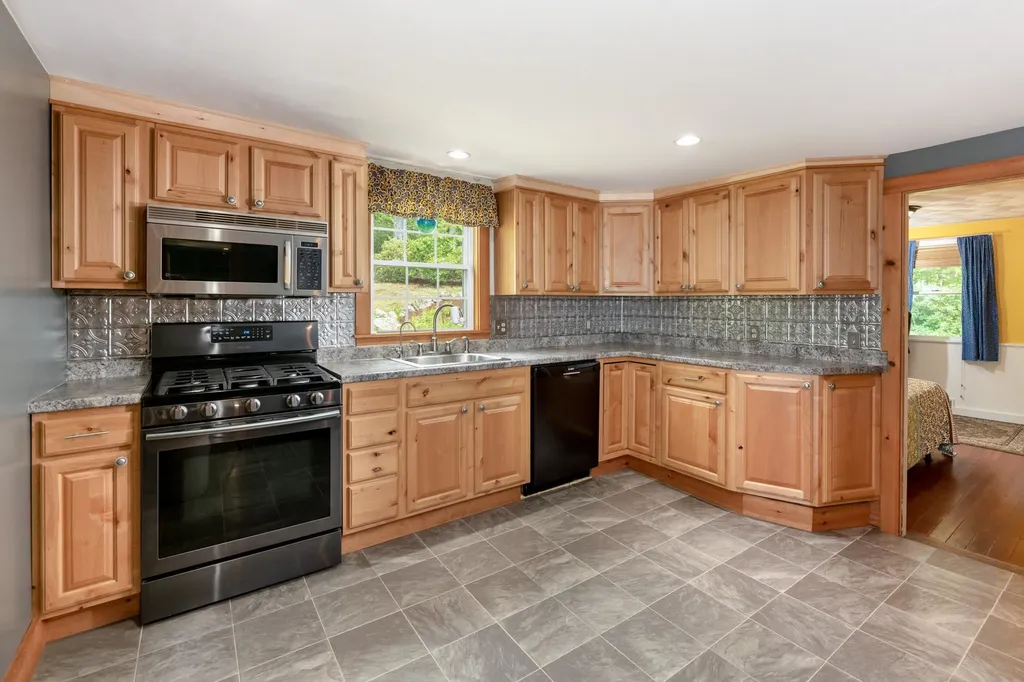 139 Severance Road Moultonborough NH 03254