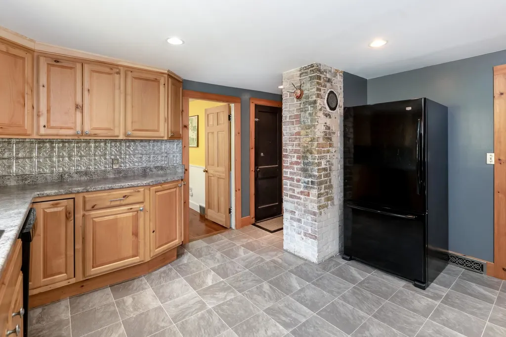 139 Severance Road Moultonborough NH 03254