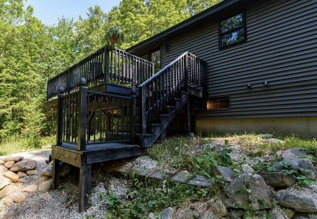 14 Caldwell Lane Barrington NH 03825