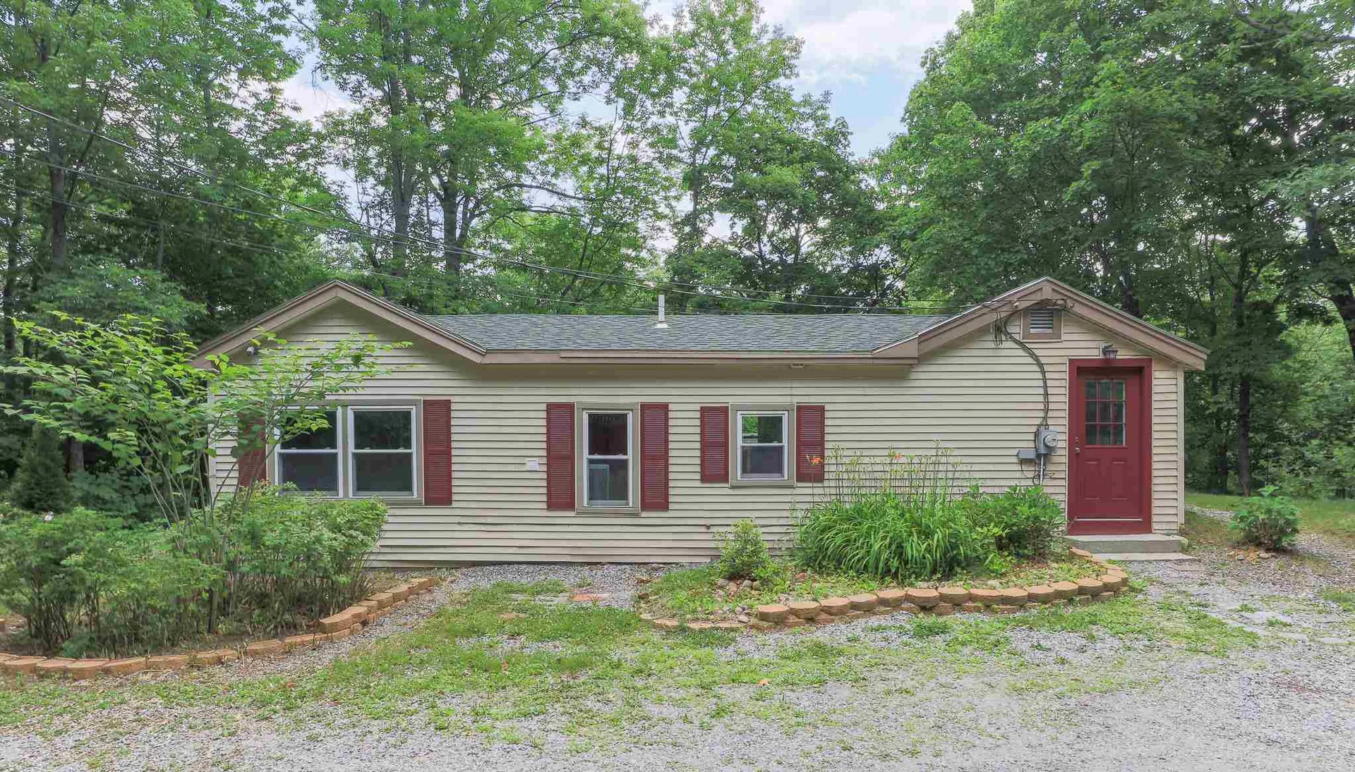 129 Daniel Webster Highway Plymouth NH 03264-4531