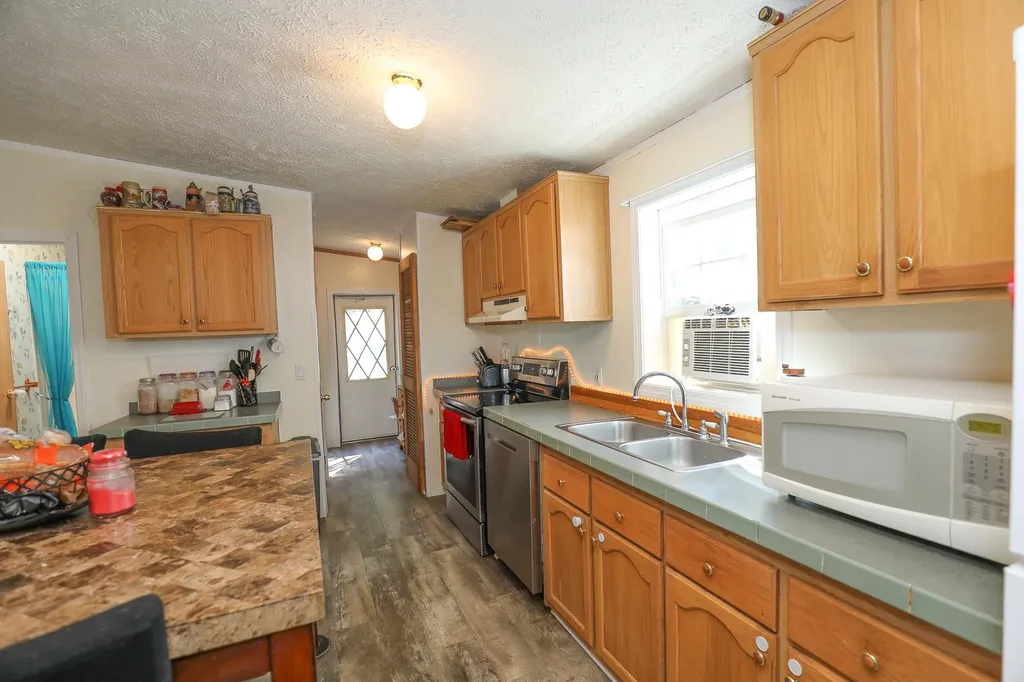70 Hoit Mill Road Weare NH 03281