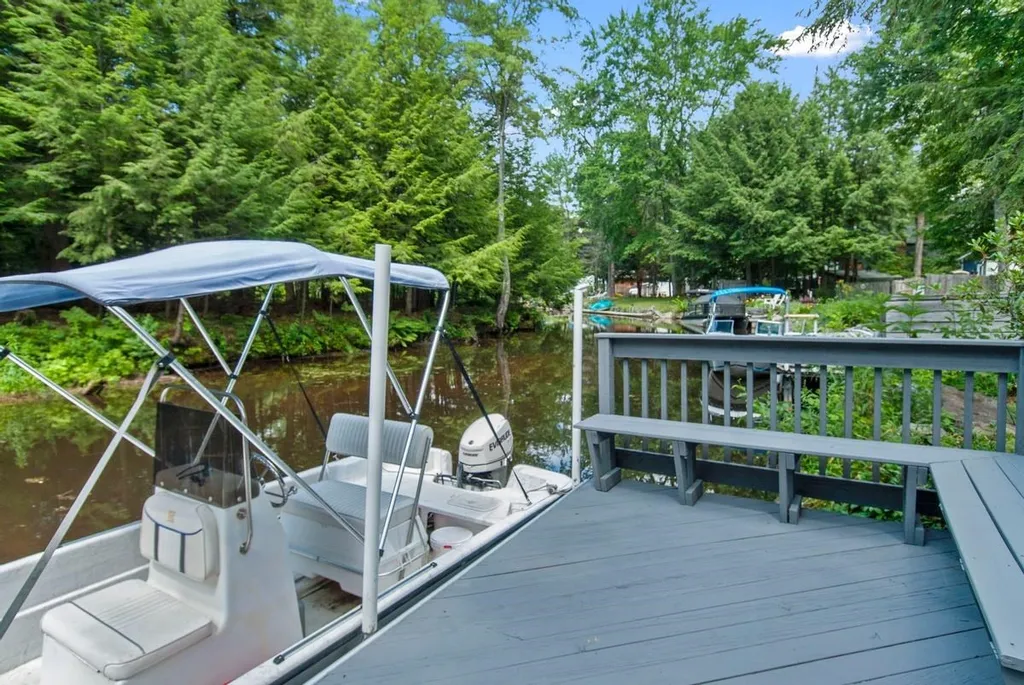 16 Blackbird Lane Moultonborough NH 03254