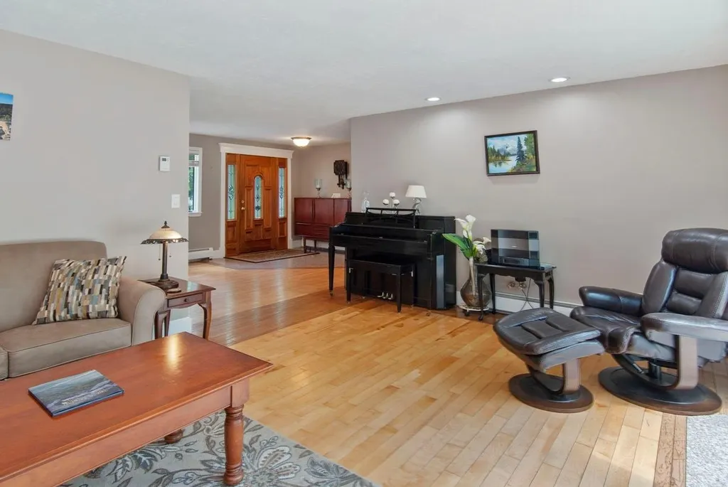 16 Blackbird Lane Moultonborough NH 03254