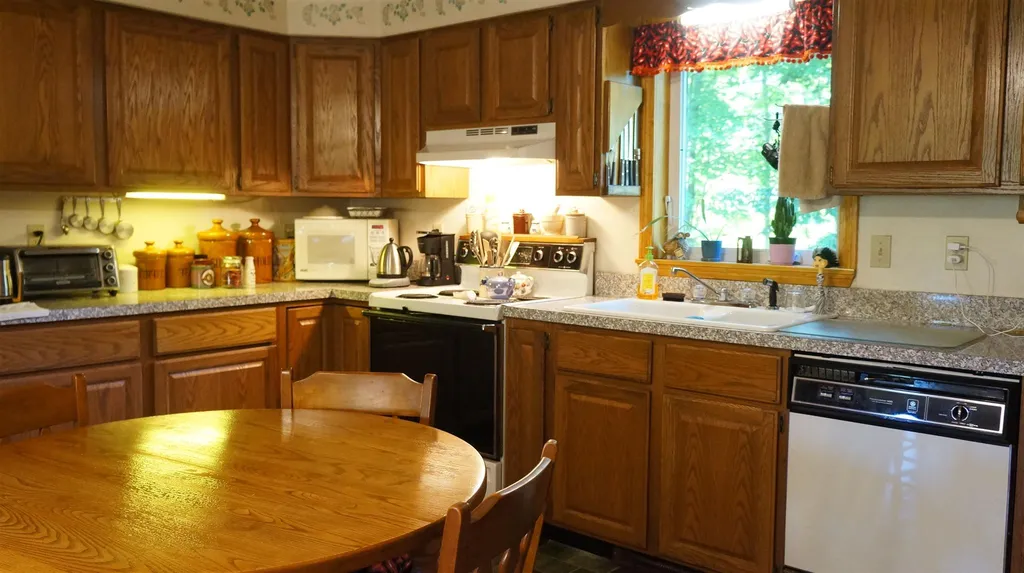 287 Old Hillsboro Road Henniker NH 03242