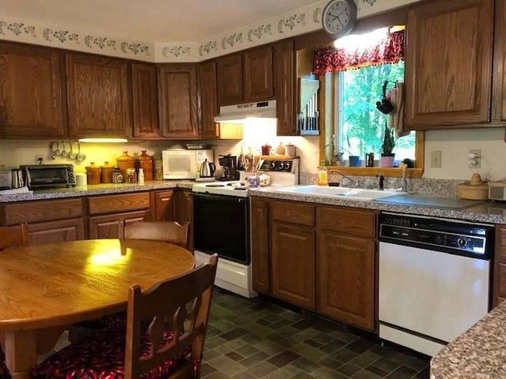 287 Old Hillsboro Road Henniker NH 03242