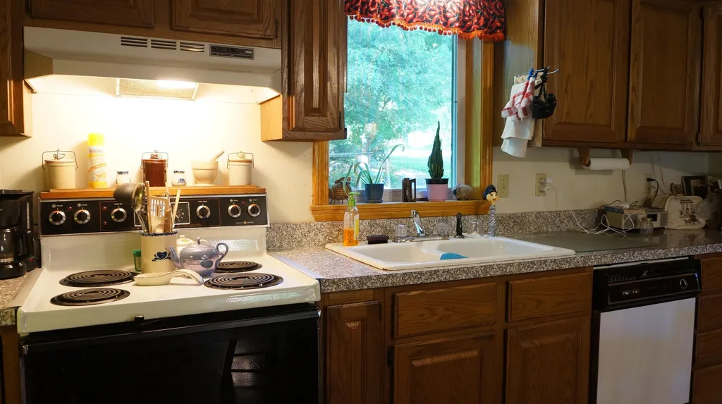 287 Old Hillsboro Road Henniker NH 03242