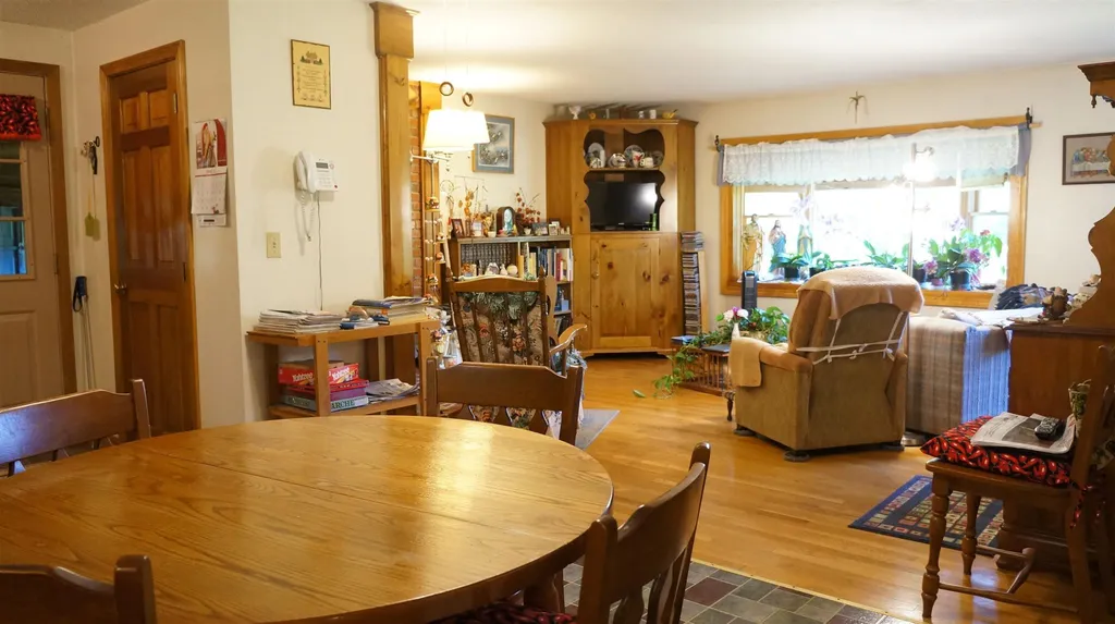 287 Old Hillsboro Road Henniker NH 03242