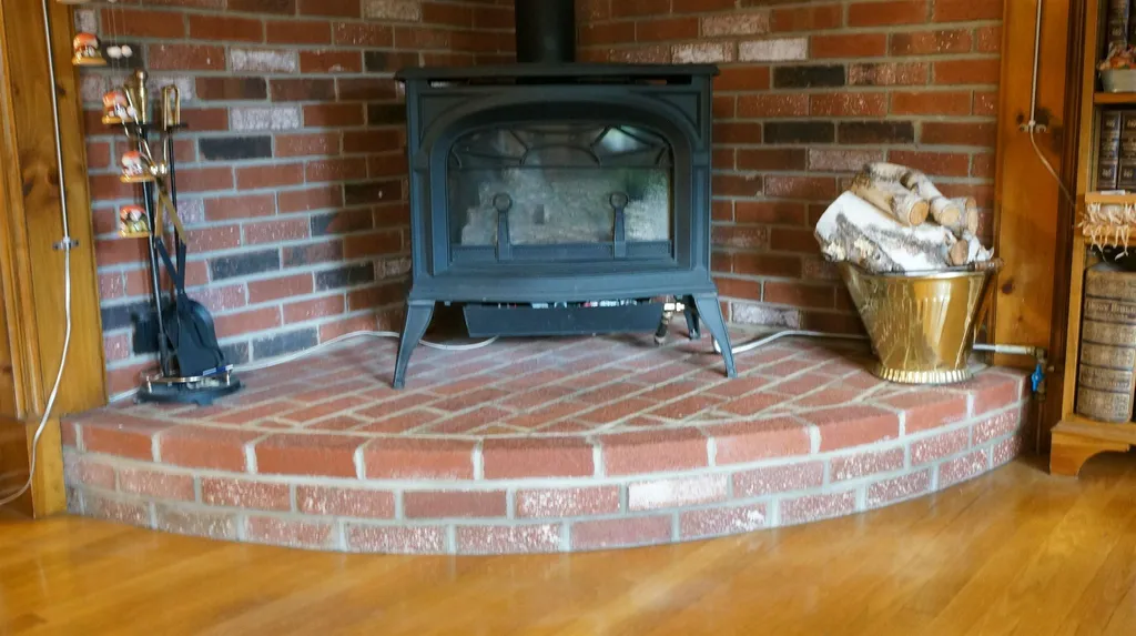 287 Old Hillsboro Road Henniker NH 03242