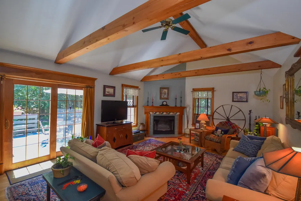21 Hubbard Road Dover NH 03820