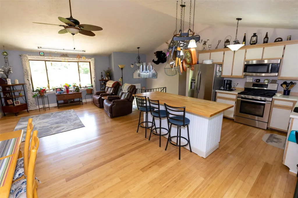 31 Hollow Oak Drive Sandown NH 03873