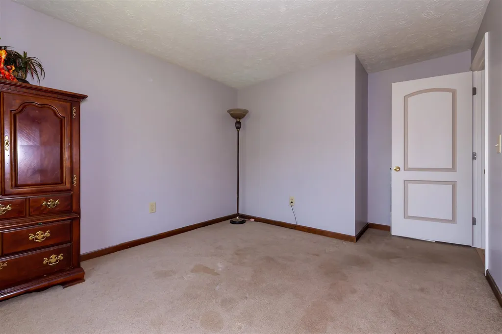 31 Hollow Oak Drive Sandown NH 03873