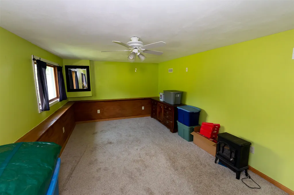 31 Hollow Oak Drive Sandown NH 03873