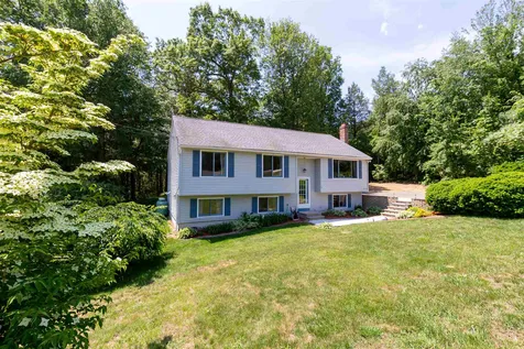 31 Hollow Oak Drive Sandown NH 03873