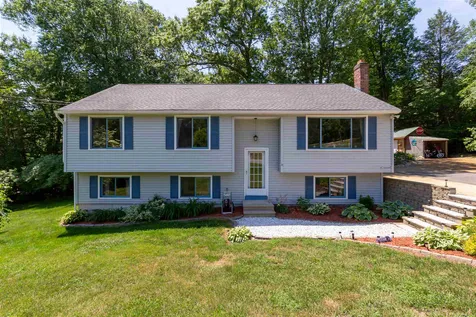31 Hollow Oak Drive Sandown NH 03873