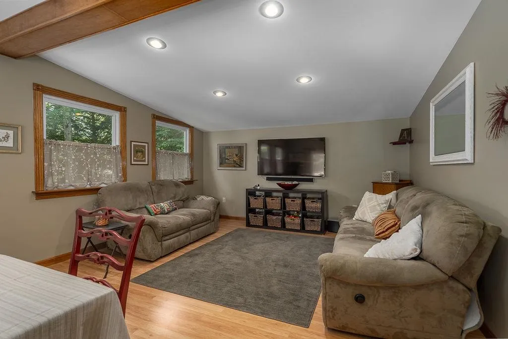 22 Mcclarren Drive Northwood NH 03261