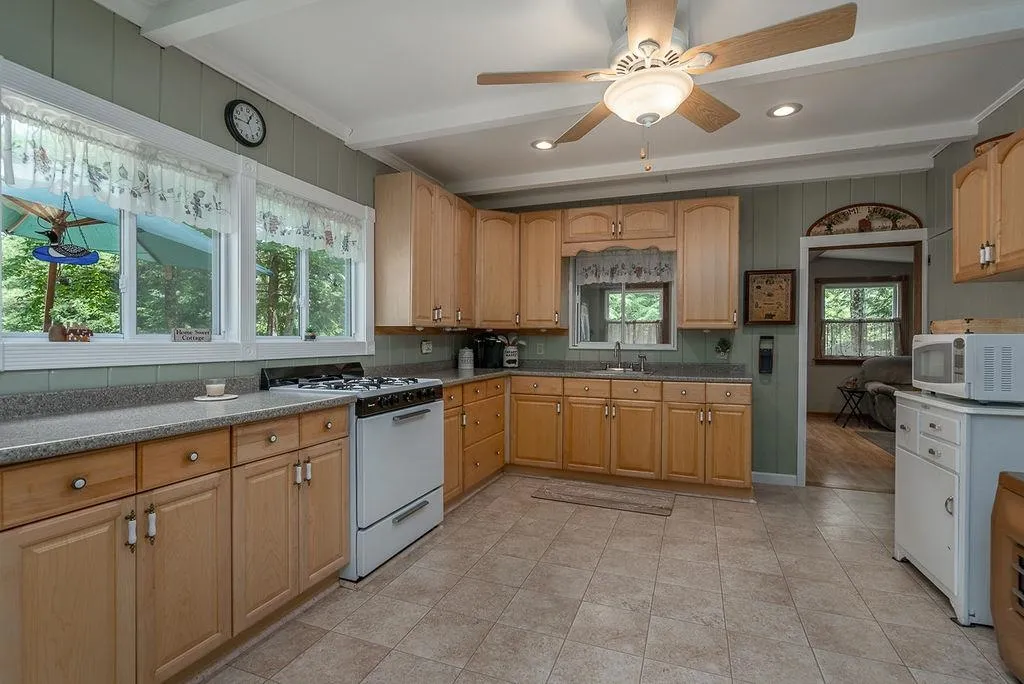 22 Mcclarren Drive Northwood NH 03261