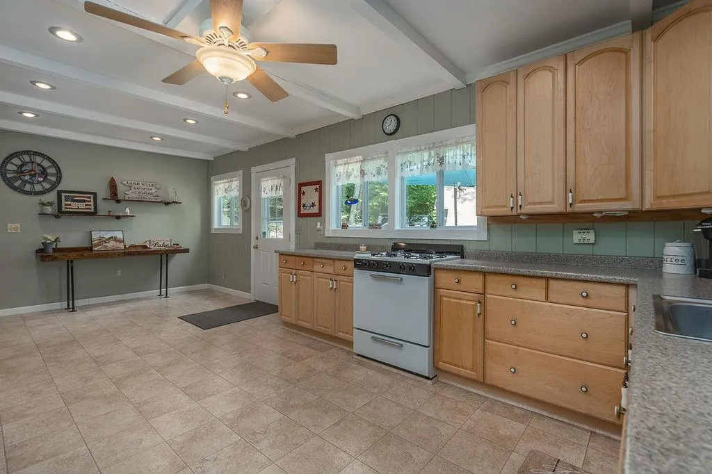 22 Mcclarren Drive Northwood NH 03261