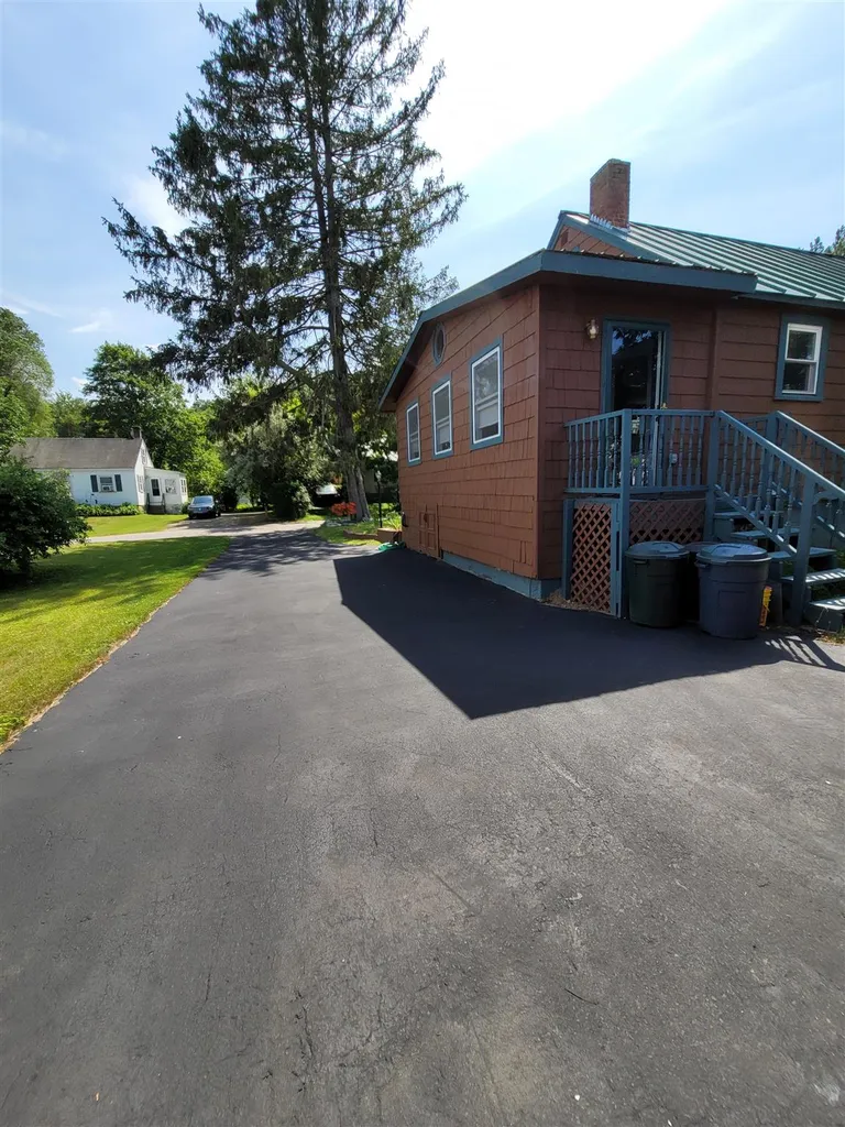 27 Cross Road Chester VT 05143