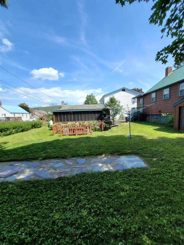 27 Cross Road Chester VT 05143