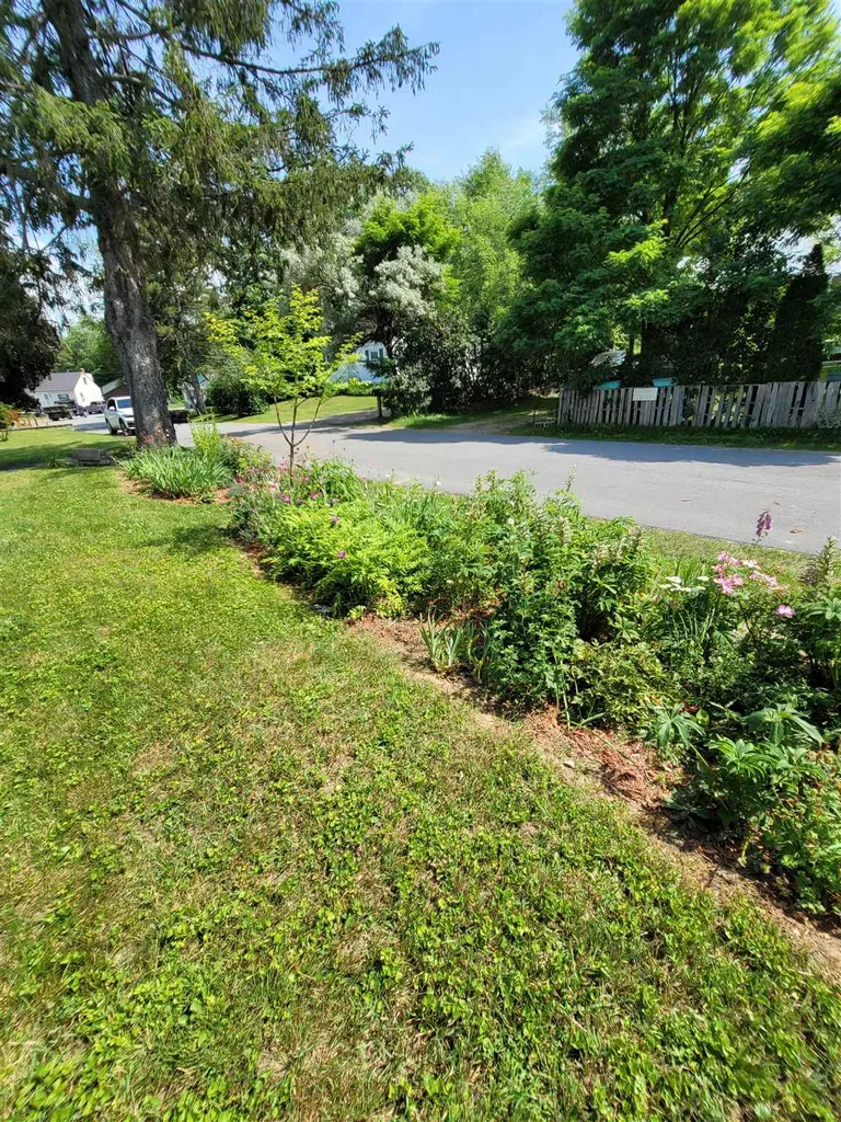 27 Cross Road Chester VT 05143