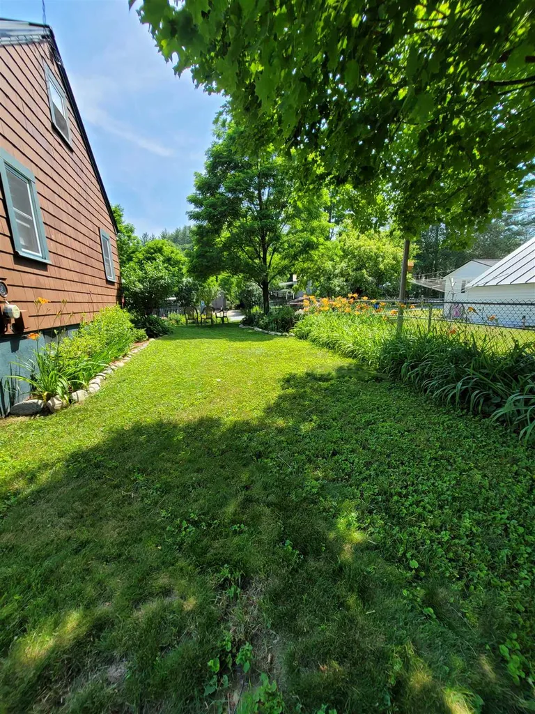 27 Cross Road Chester VT 05143