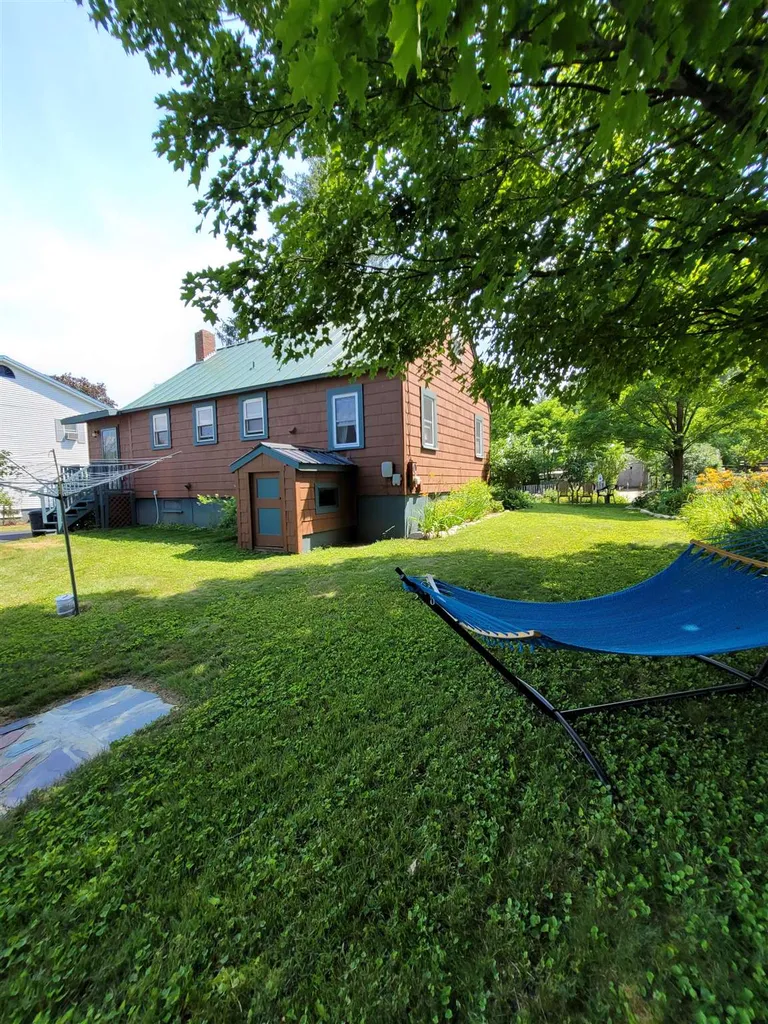 27 Cross Road Chester VT 05143