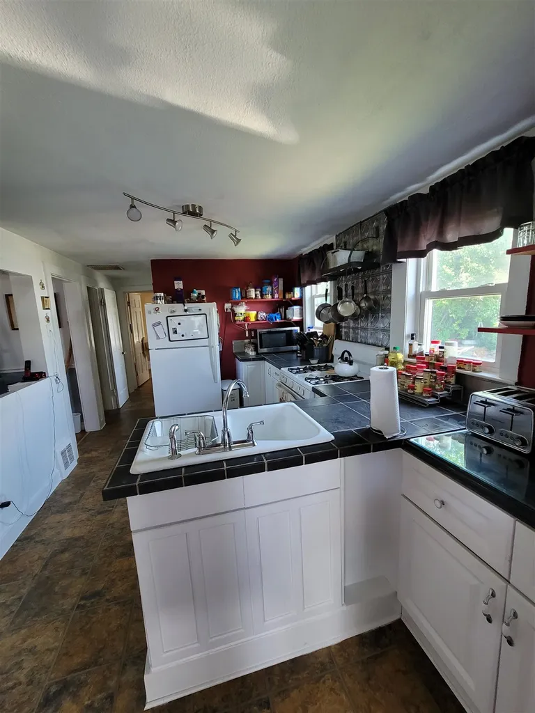 27 Cross Road Chester VT 05143