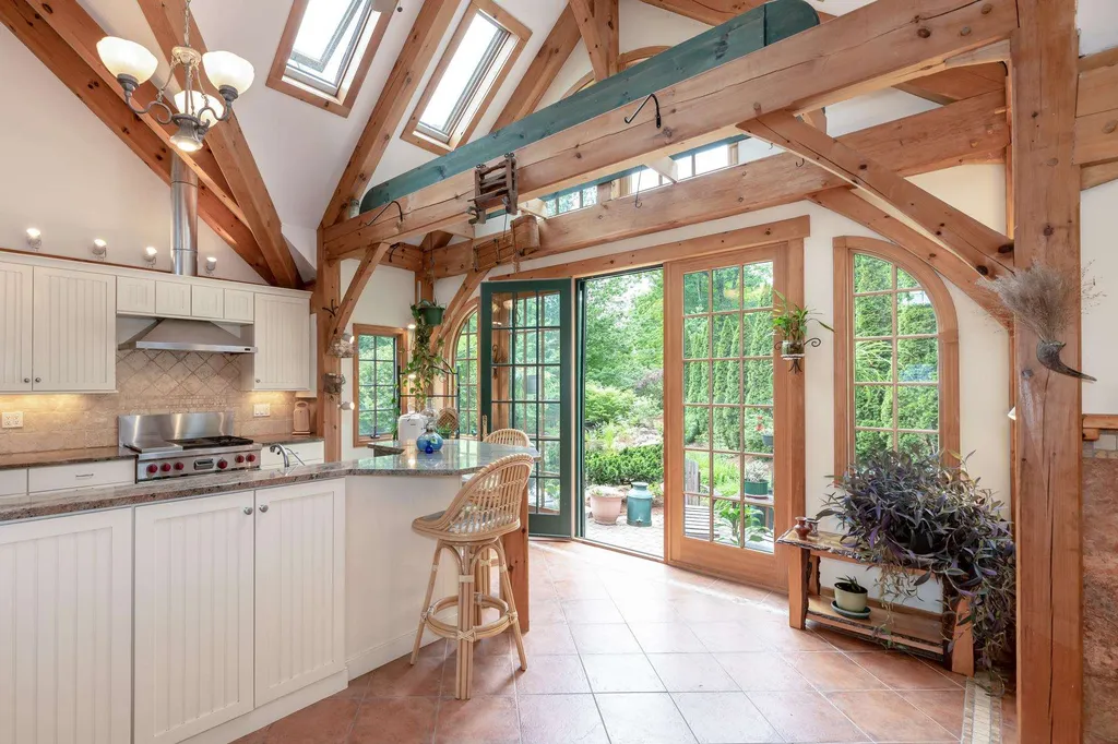 447 Coxboro Road Holderness NH 03245