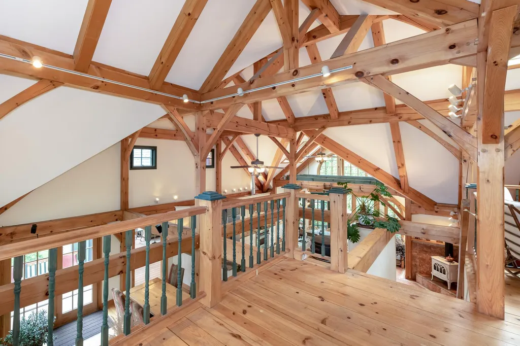 447 Coxboro Road Holderness NH 03245
