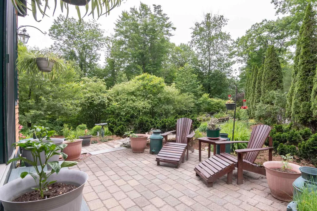 447 Coxboro Road Holderness NH 03245