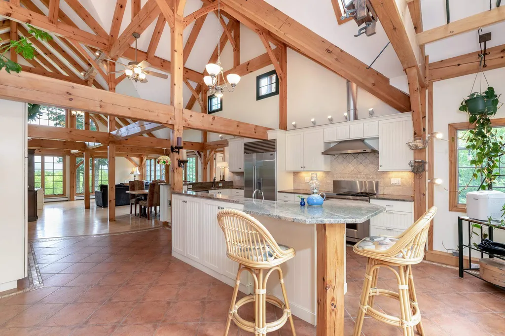 447 Coxboro Road Holderness NH 03245