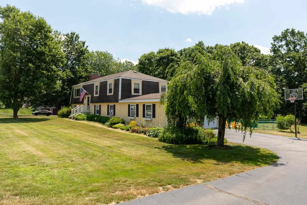3 Jason Drive Stratham NH 03885