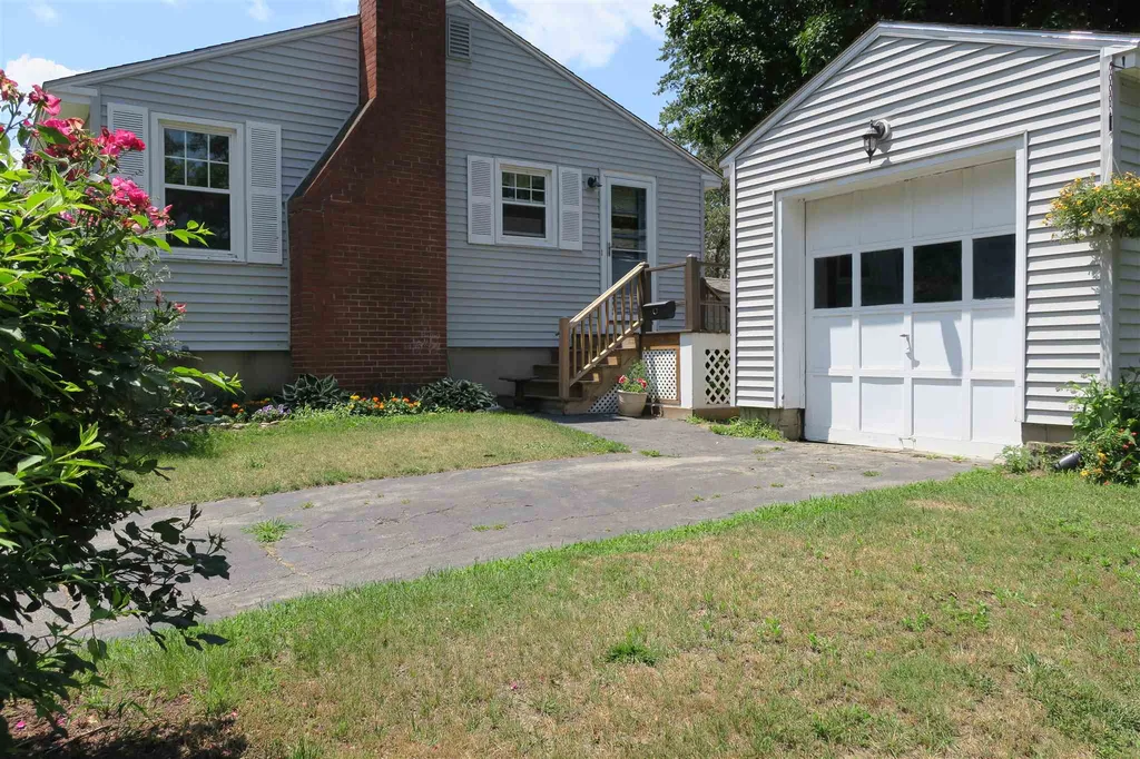 34 Hall Place Exeter NH 03833