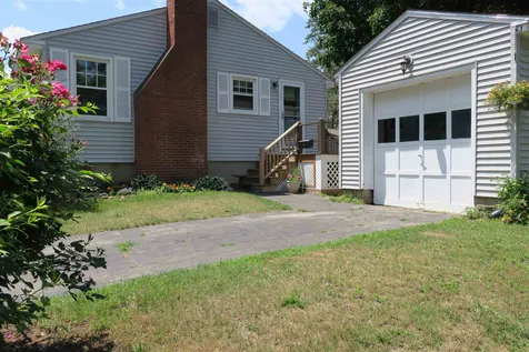 34 Hall Place Exeter NH 03833