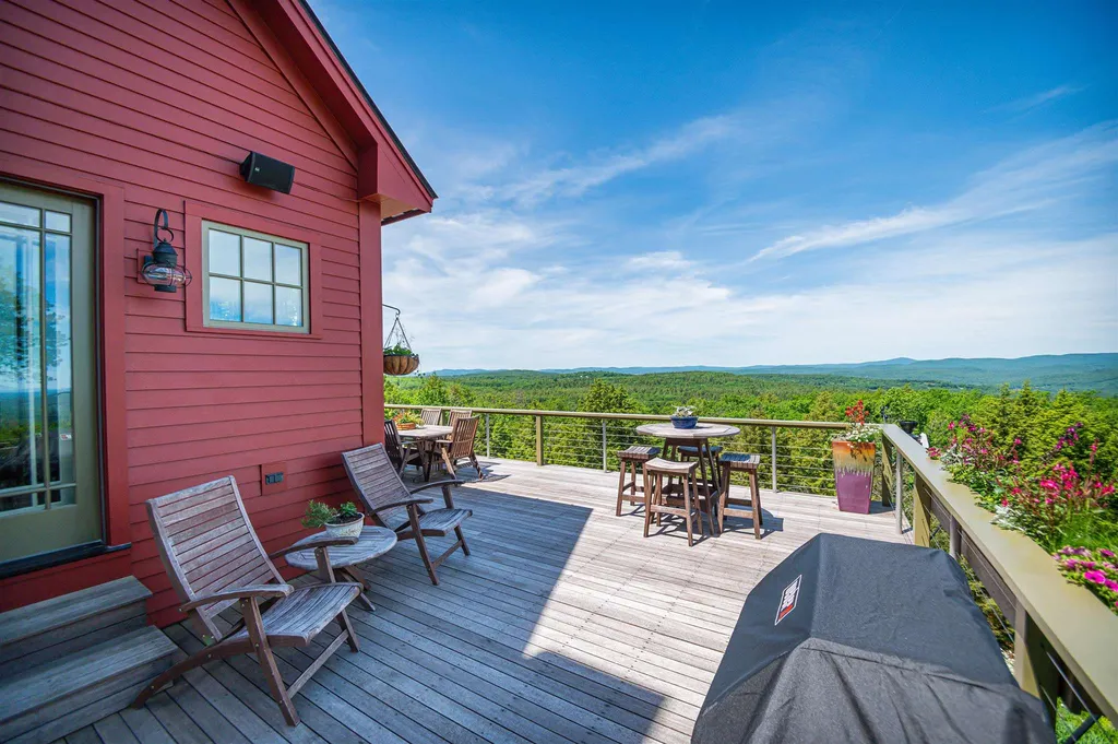 587 Craney Hill Road Henniker NH 03242