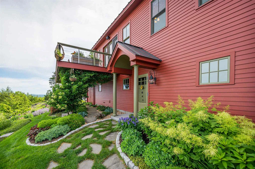 587 Craney Hill Road Henniker NH 03242