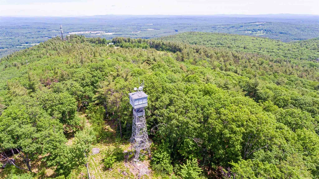 587 Craney Hill Road Henniker NH 03242