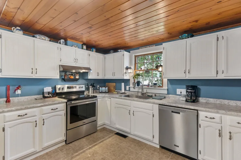 378 Elm Street Laconia NH 03246