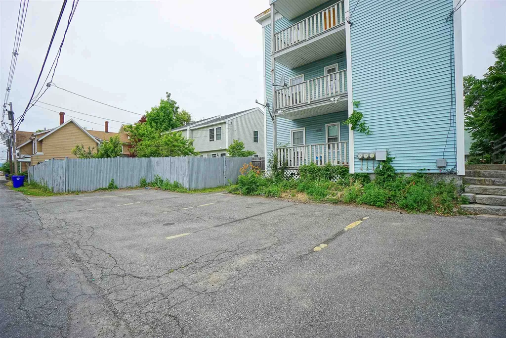 135 Myrtle Street Manchester NH 03104