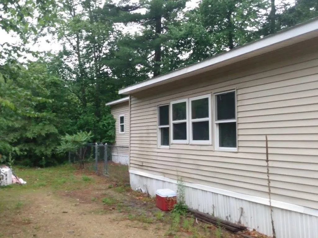 81 Goldfinch Road Barrington NH 03825