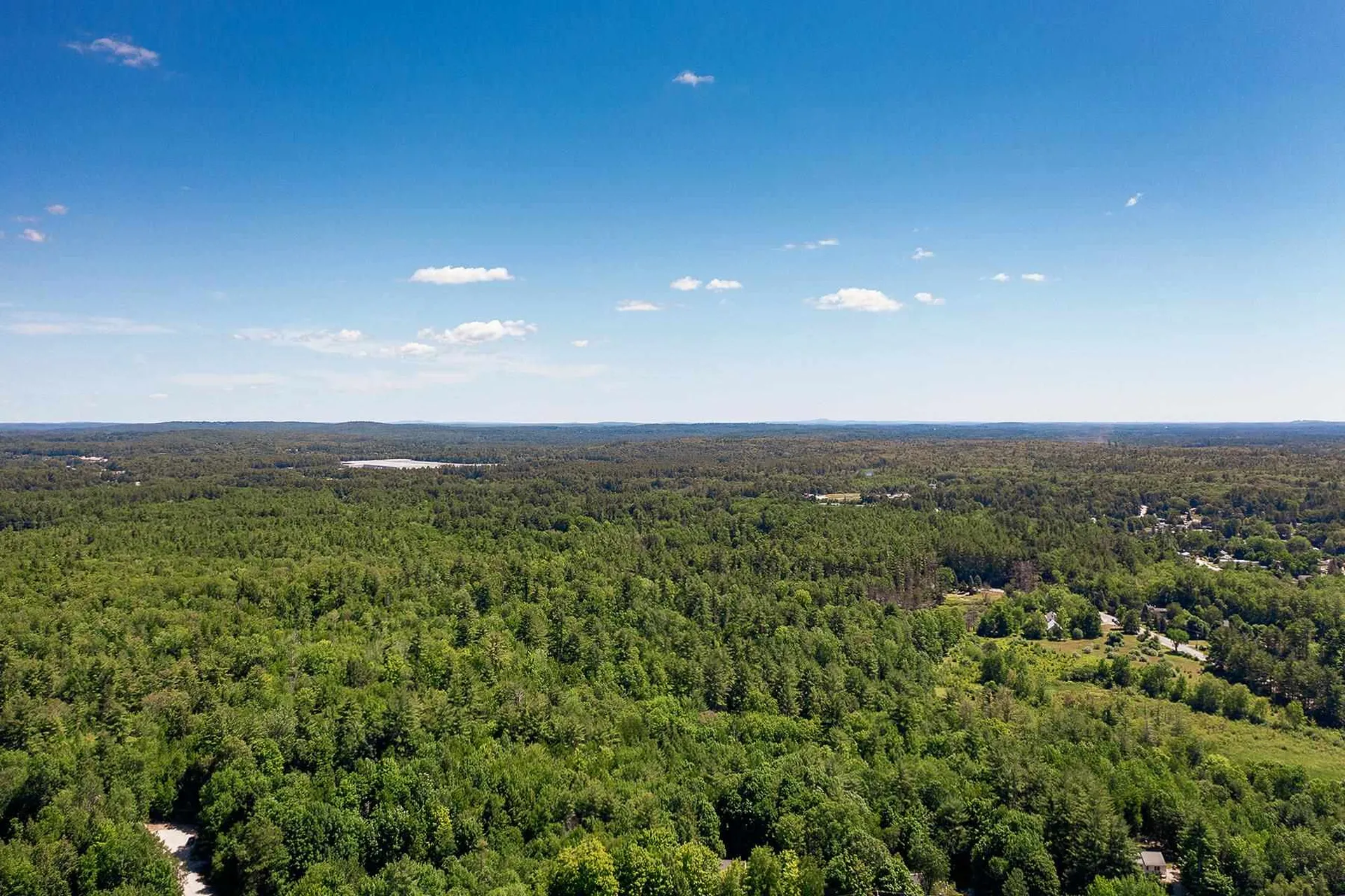 41 Chester Road Raymond NH 03077