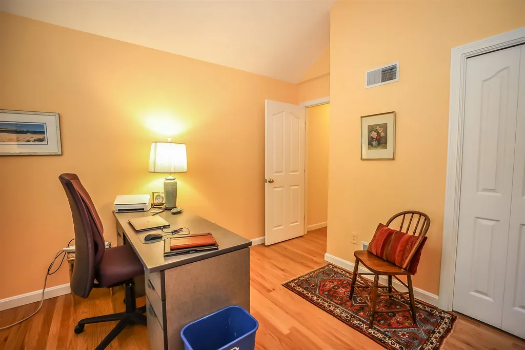 138 Streamside Drive Manchester NH 03102