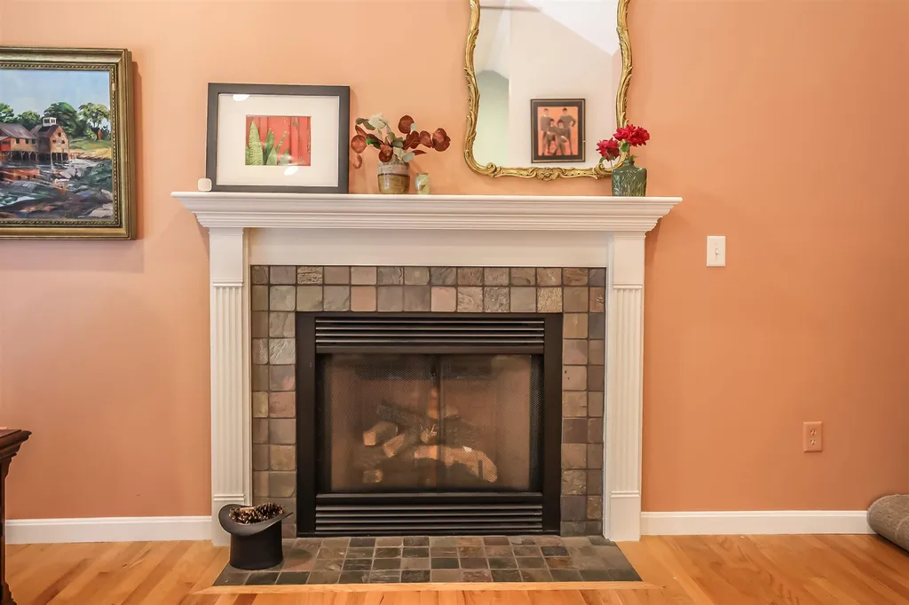 138 Streamside Drive Manchester NH 03102