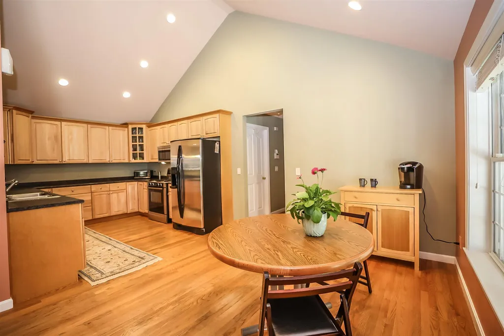 138 Streamside Drive Manchester NH 03102
