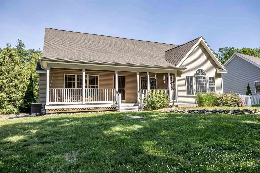 138 Streamside Drive Manchester NH 03102