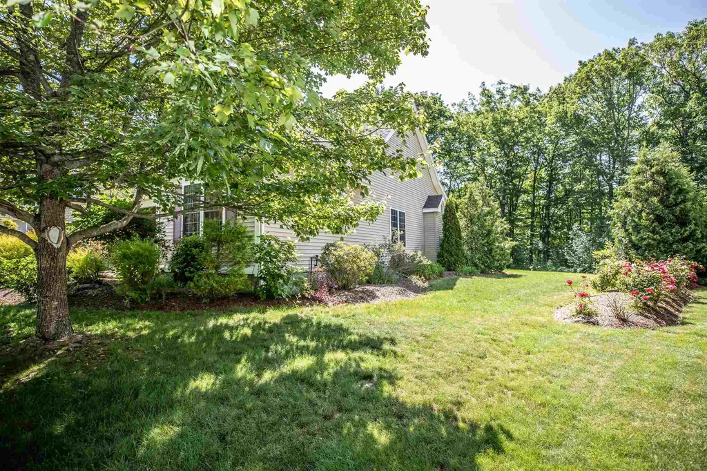 138 Streamside Drive Manchester NH 03102