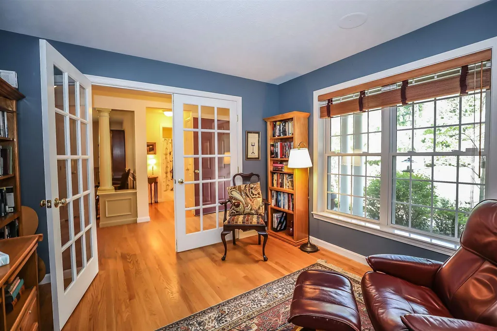 138 Streamside Drive Manchester NH 03102