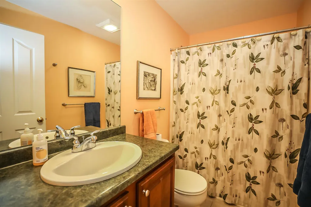 138 Streamside Drive Manchester NH 03102